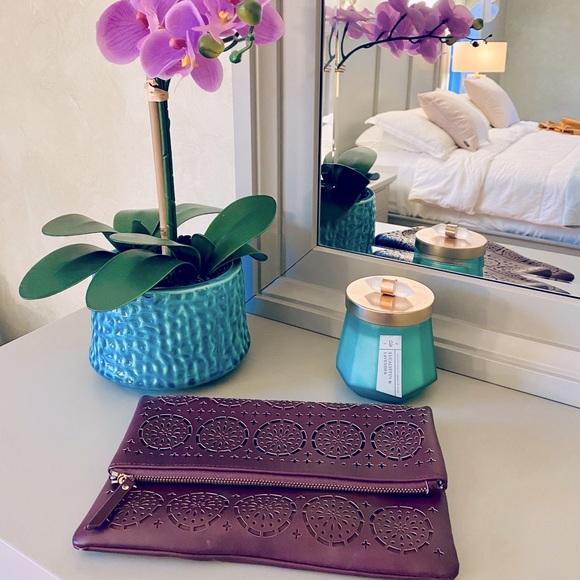 Urban Expression Maroon Crossbody Bag. NWOT - Picture 8 of 8